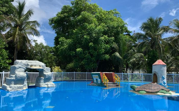 Hotel Blue Cove On Vacation 