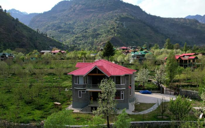 BnBBuddy Himalayan 3 BR FarmStay with Lawn Bonfire
