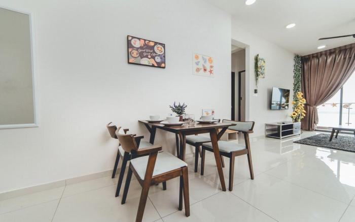 Kings Bay Floral Haven 3BR 8pax Balcony Seaview