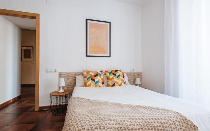 Bright Apartment at Santa Cruz 6 people Parking Op