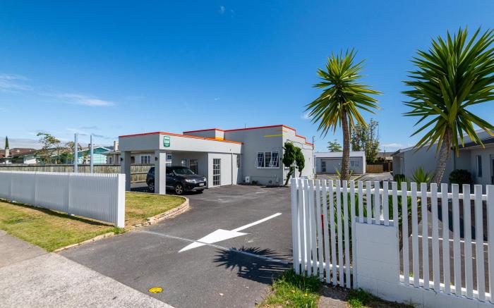 Aurora City Suites Motel 