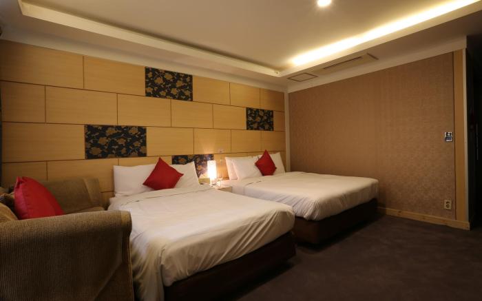 Metro Tourist Hotel Cheonan