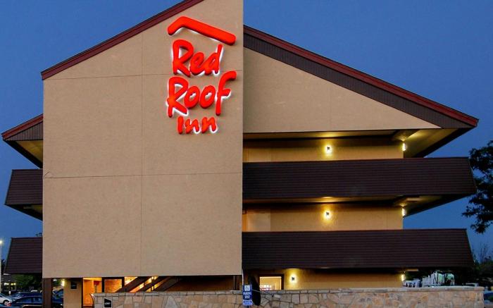 Red Roof Inn Toledo - University