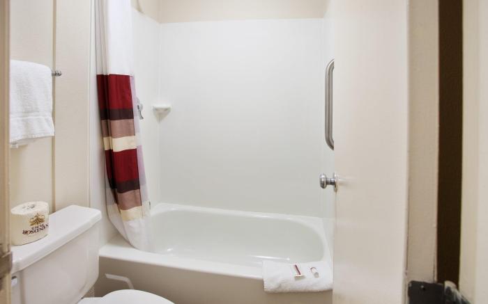 Red Roof PLUS+ Nashville Fairgrounds