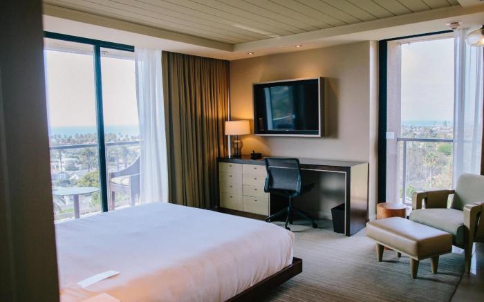 Hotel La Jolla Curio Collection by Hilton