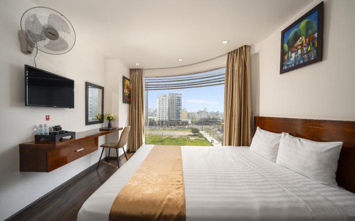 Waikiki Beach Hotel