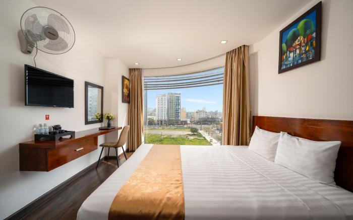 Waikiki Beach Hotel