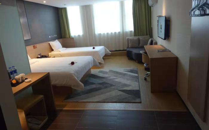 IU Hotel Zhengzhou Erqi Wanda Plaza Daxue Road Branch