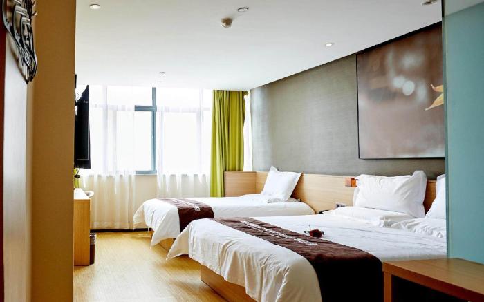 IU Hotel Zhengzhou Erqi Wanda Plaza Daxue Road Branch