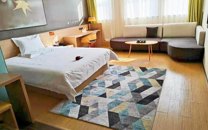 IU Hotel Zhengzhou Erqi Wanda Plaza Daxue Road Branch