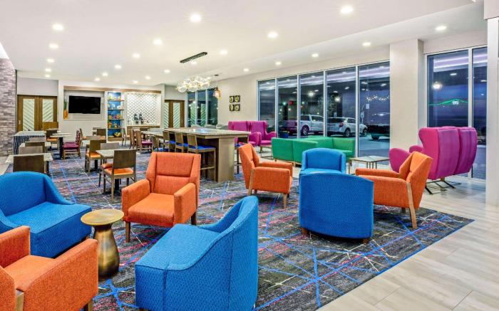 La Quinta Inn & Suites by Wyndham Waco Baylor Downtown