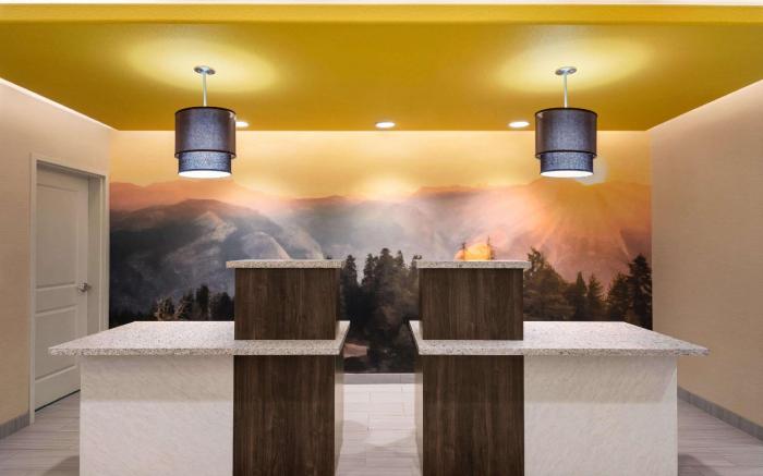 La Quinta Inn & Suites by Wyndham Clovis CA