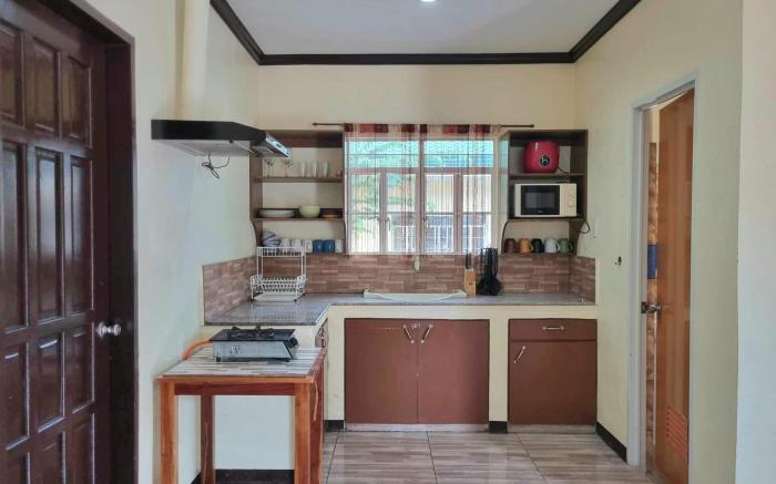 Moalboal Rian house B.