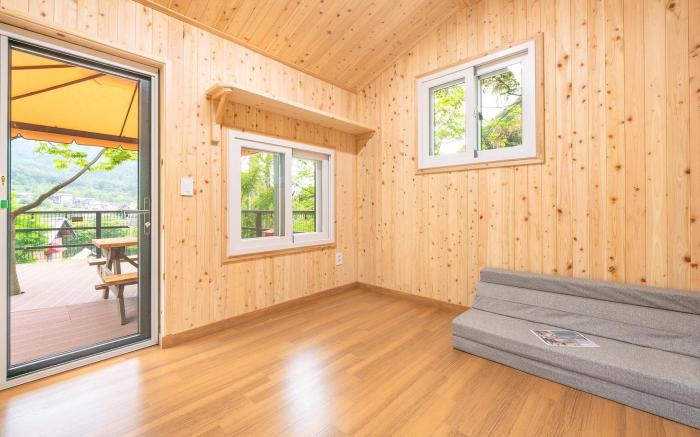 Gapyeong Yumyeongsan Gomone pet Camping
