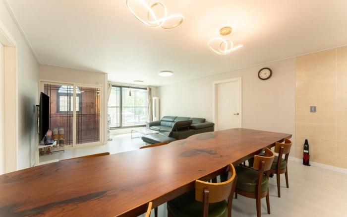 Full Room Detached Pension