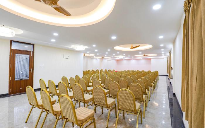 FabHotel Sathya Comforts - Nr. Commercial Street