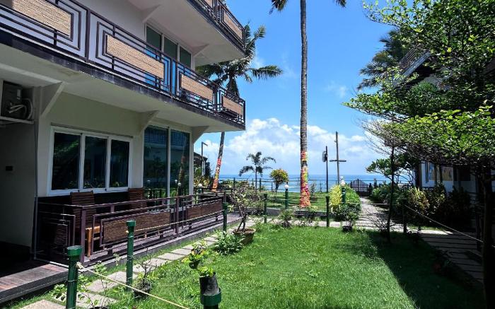 S 'cliff Black Beach Resort 