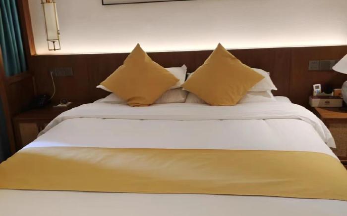 Yizhi Hotel (Luoyang Old Town Guohua Road Metro Station)