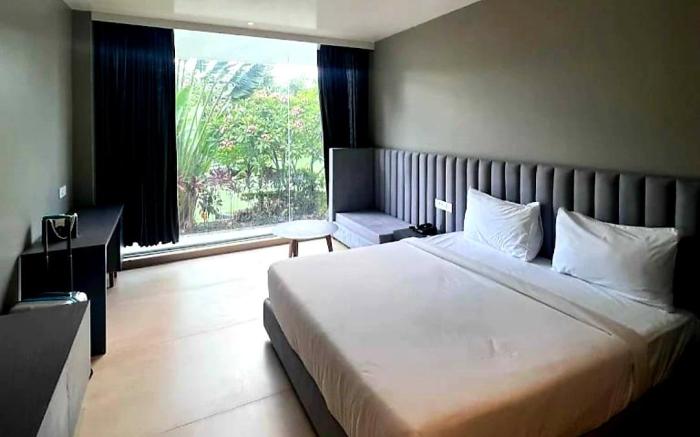 The Democracy Hotel & Resorts