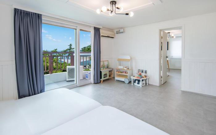 Jeju Hi Mom Kids Family Pension Silver