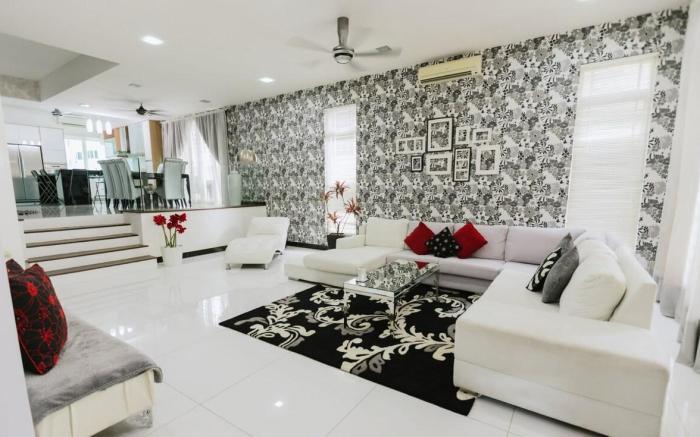 A Lux & Comfy 6BR Home with Private Rooftop Garden