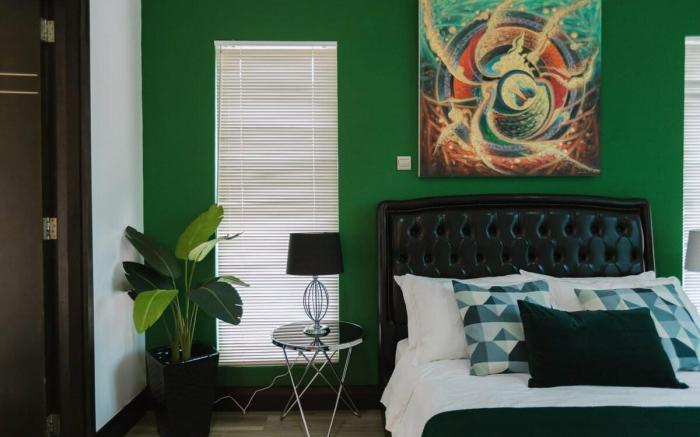 A Lux & Comfy 6BR Home with Private Rooftop Garden