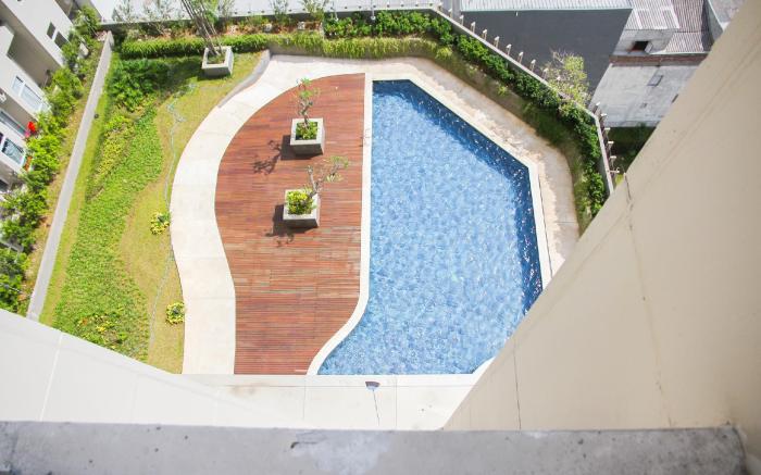 Pool View 2BR Elpis Residence Apt By Travelio