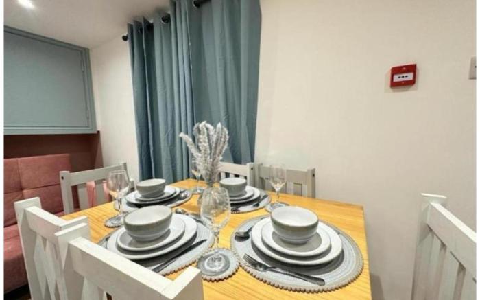 Star Street Apartment-FB