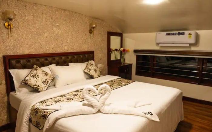 Northstar 2 Bedroom A/c Houseboat With All Meals