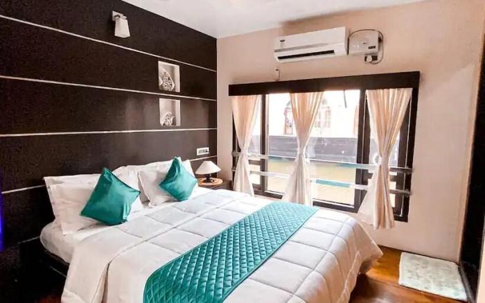 Northstar 1 Bedroom A/c Houseboat With All Meals