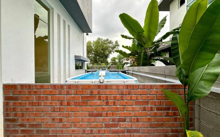 BNB Luxe Homestay @ Rawang (pool, 18 pax)
