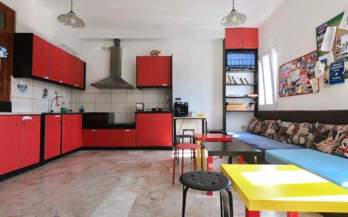 Fira Backpackers Place