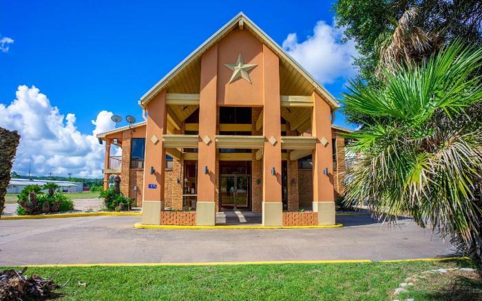 River Valley Motor Inn By OYO La Grange Texas