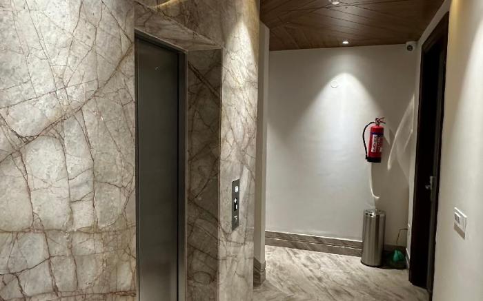 Hotel Moon Inn, near Golden Temple and Jallianwala Bagh
