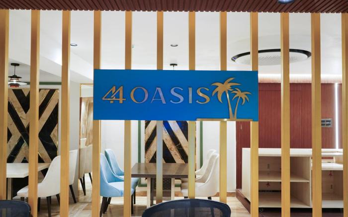 44 Oasis 