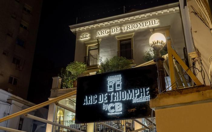 Arc de Triomphe by CityBookings