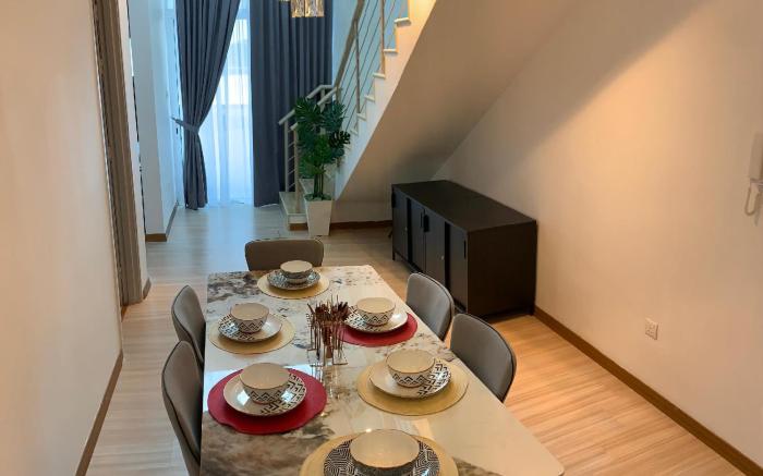 8-10 PAX PENTHOUSE MELAKA 3 BEDROOMS 2 CARPARKS 