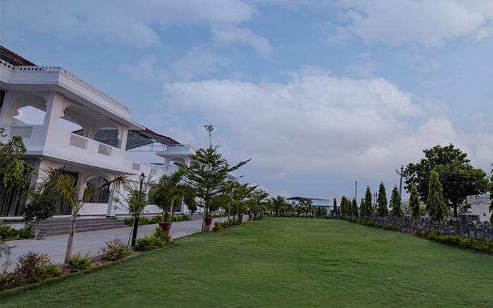 BA-NA HILLS RESORT