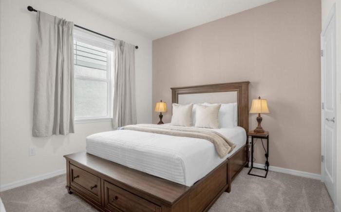 Bedrooms 4 Bathrooms Windsor Cay 1289 ER
