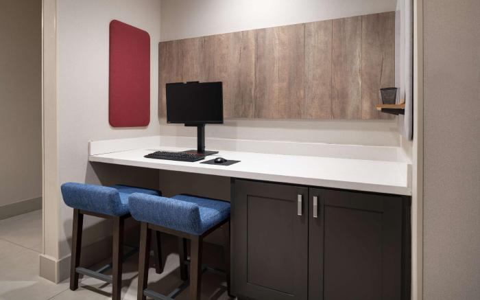 Hilton Garden Inn Visalia