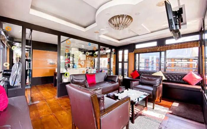 6 Bedroom A/c Private Houseboat With All Meals