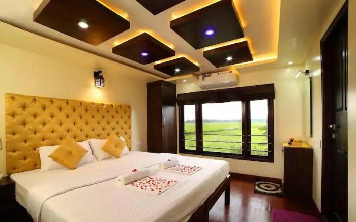 6 Bedroom A/c Private Houseboat With All Meals