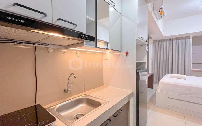 Comfort Studio Room at Vida View By Travelio