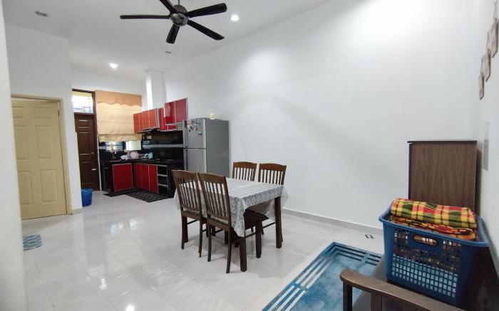 Indah Damai Homestay