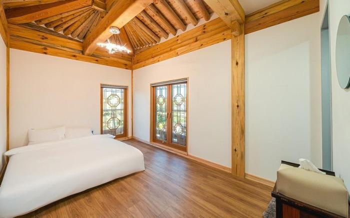 Gyeongju Recreation Area Hanok Pool Villa