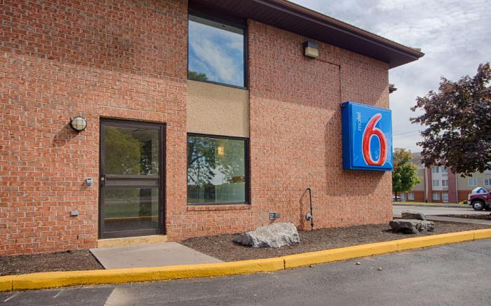 Motel 6 East Syracuse, NY - Airport
