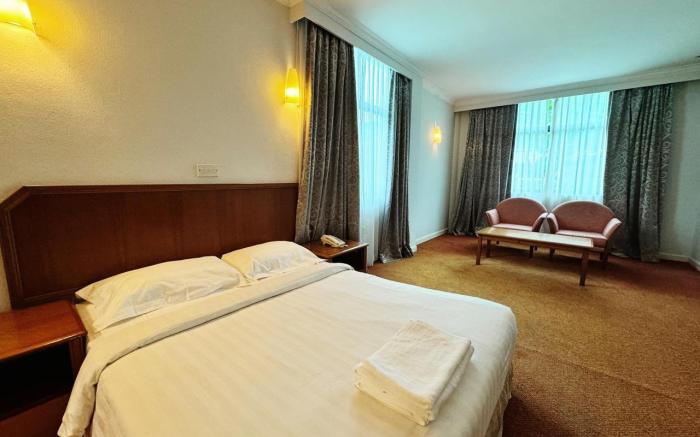 Grand Topaz Hotel