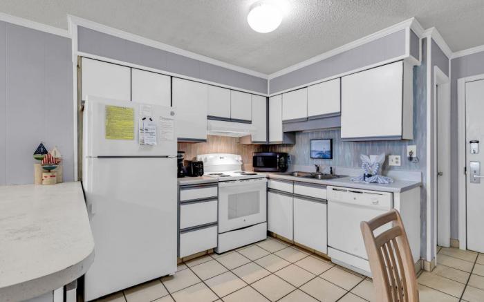 Walking distance to the beach/ Ocean Forest Villas