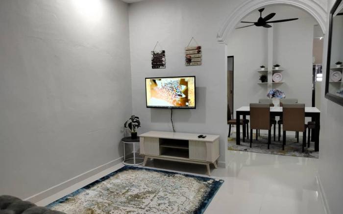 Al-Munawwarah Homestay (Muslim only)
