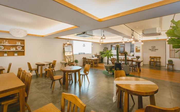Brown-Dot Hotel Choeup